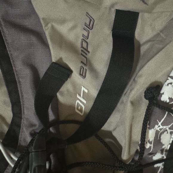 Go Sport | Andina 40 Liter Air System Trekking Hiking Waterproof Backpack - Picture 6 of 13